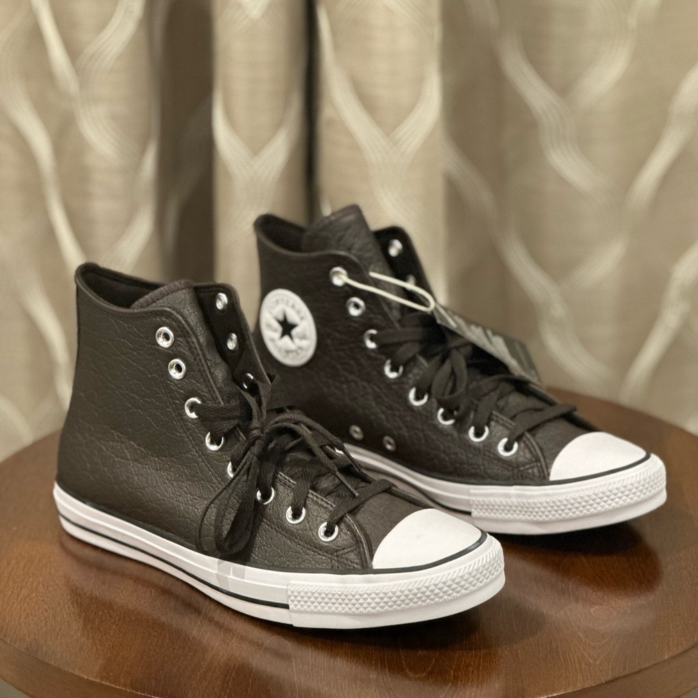 Converse All Star Chuck Taylor New Brown Leather Sneakers - NWT - Picture 13 of 13